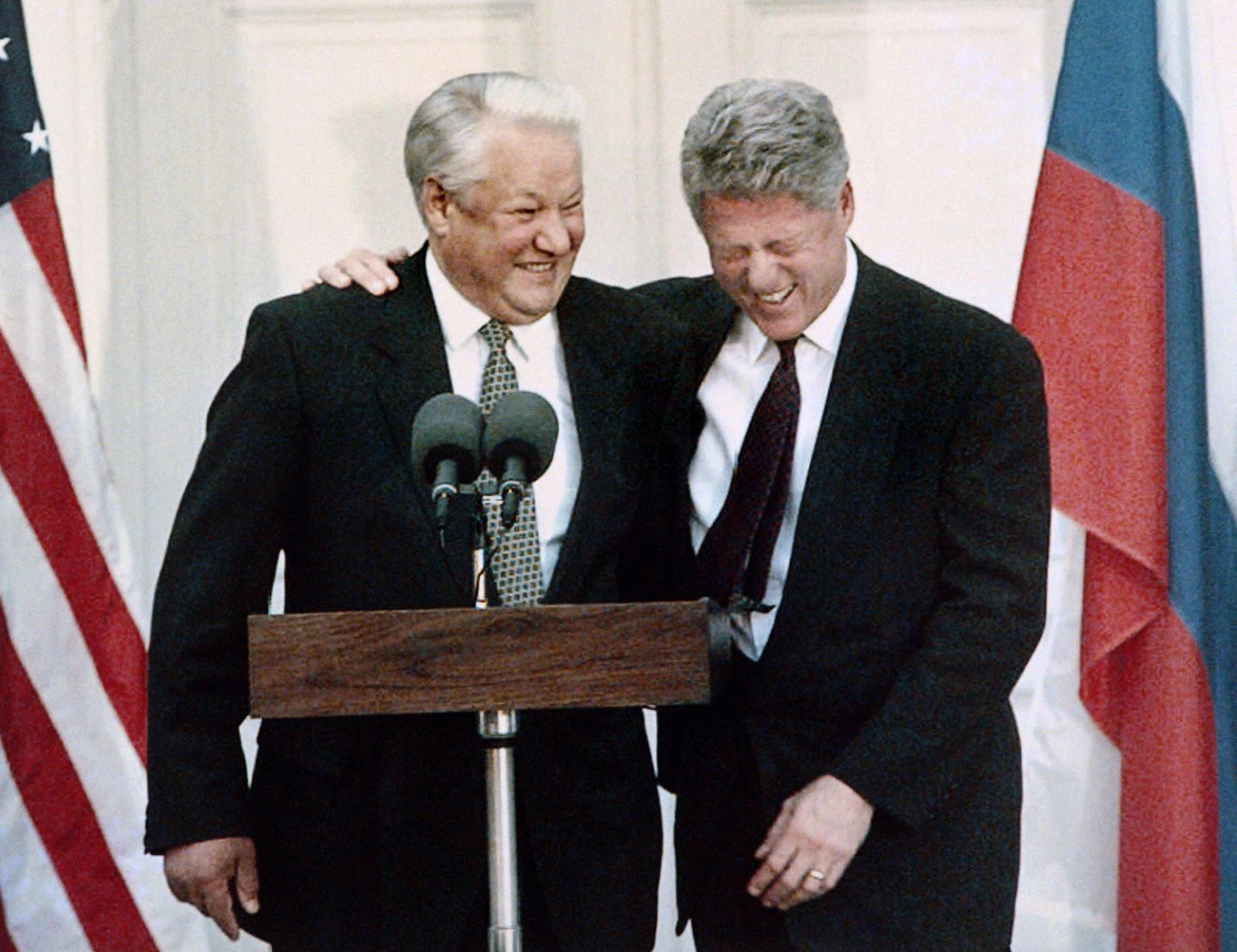 USA president Bill Clinton (vasakul) ja Venemaa president Boris Jeltsin (paremal) kohtumisel USAs 23. oktoobril 1995. a.