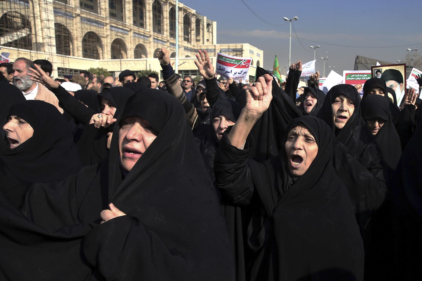 Iraani naised meeleavaldustel Teheranis.