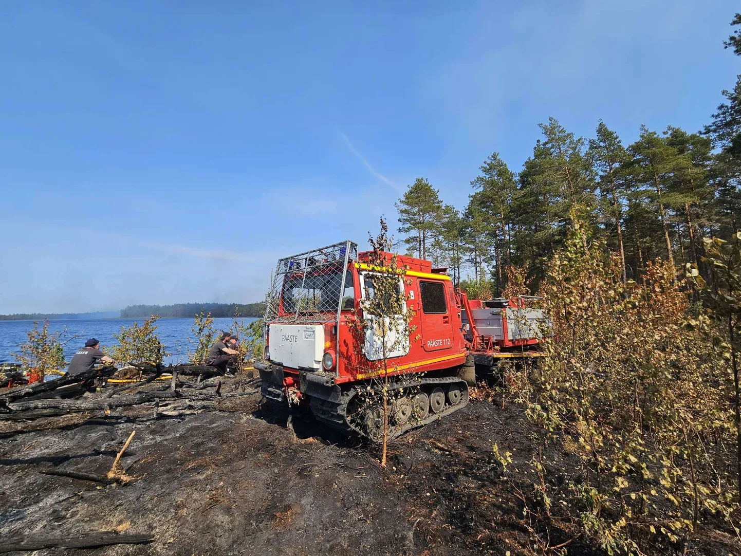 Põlengule saadi kolmapäeva õhtuks piir peale ning praegu käivad Puhatu rabas järelkustutustööd.