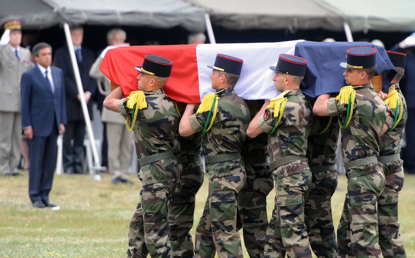 Aprillis Afganistanis langenud Prantsuse sõduri matused.