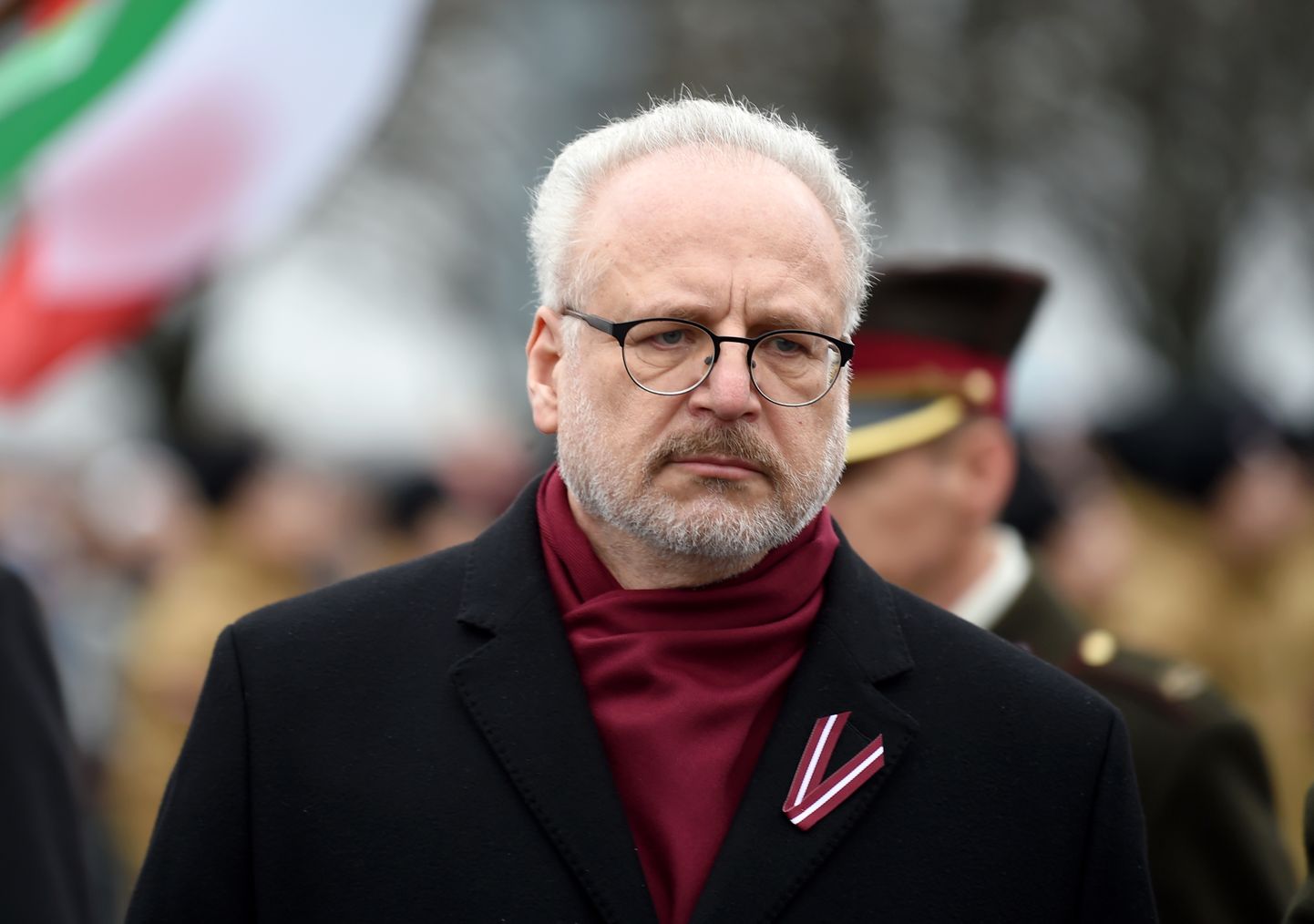 Valsts prezidents Egils Levits pieņem Latvijas Republikas proklamēšanas 101.gadadienai veltīto Latvijas un tās sabiedroto bruņoto spēku, Iekšlietu ministrijas pakļautības iestāžu un Jaunsardzes vienību militāro parādi 11.novembra krastmalā.