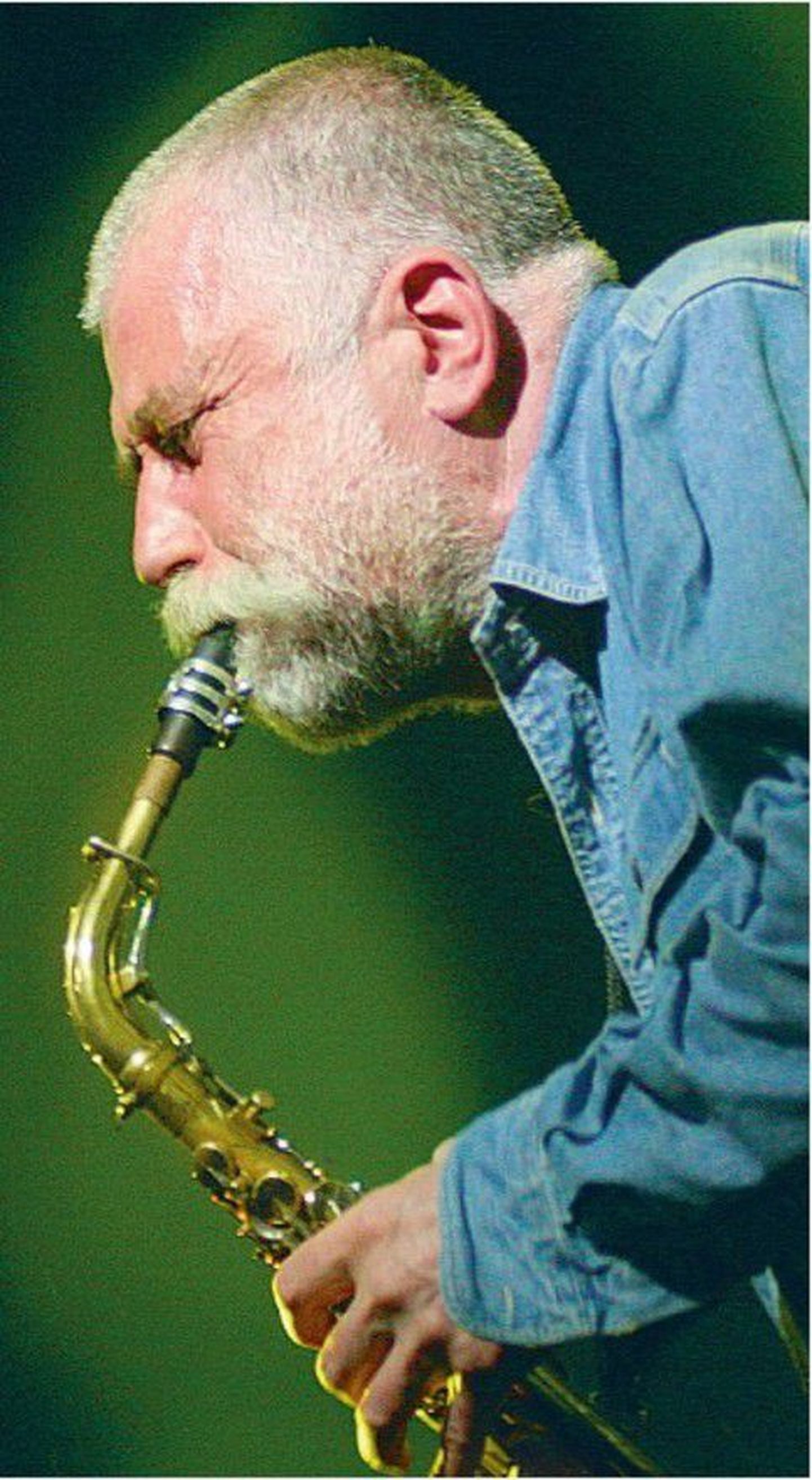 Aastaid tagasi ka Pärnus Fiestal esinenud saksofonist Peter Brötzmann on pillimängus kompromissitu free-jazzi mees, selle ala üks staare Euroopas.