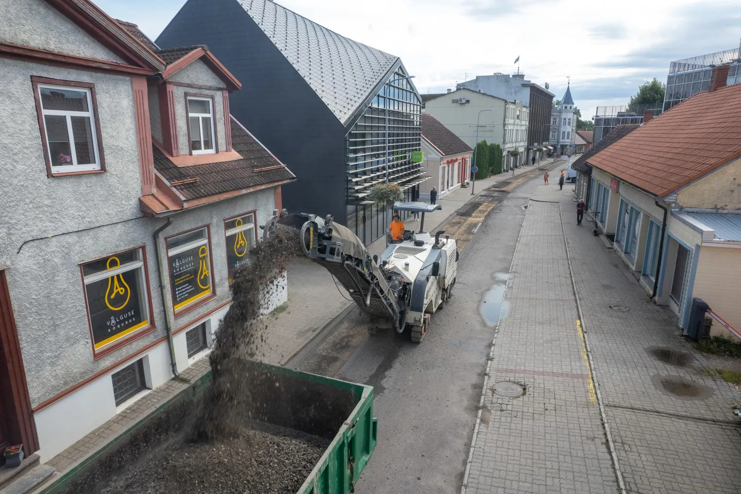 Tartu tänava ehituse algusest anti pressiteate vahendusel teada sellele eelnenud päeva õhtupoolikul.