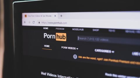 Pornosaidi statistika: kui Facebook maas, lahutavad inimesed nende juures meelt