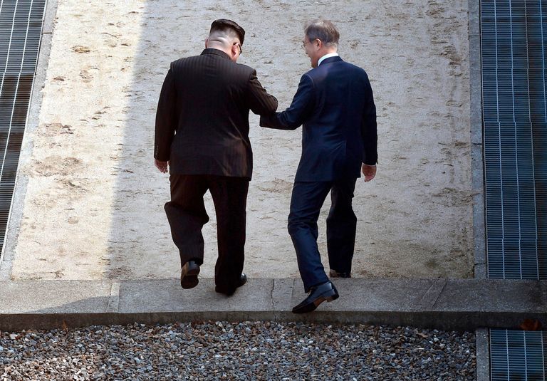 Kim Jong-un ja Moon Jae-in (paremal)