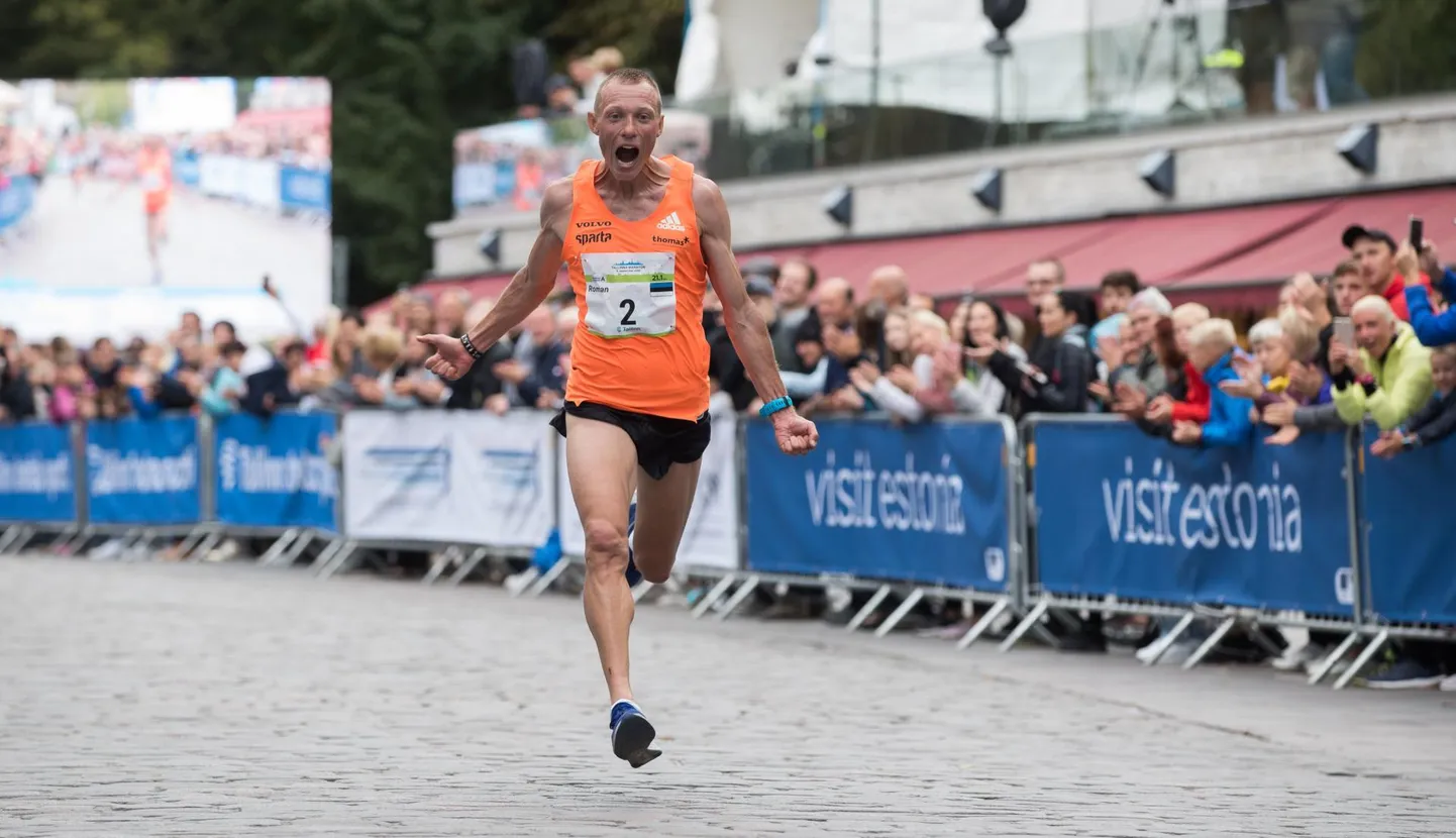 Kiireima eestlasena poolmaratoni läbinud ja Eesti meistriks kroonitud Roman Fosti tunnistas, et pärast 21 kilomeetri läbimist ei ­olnudki jalad väga väsinud.