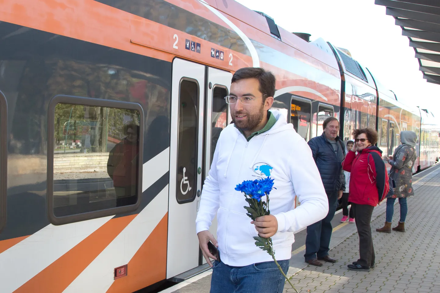 Gregorio Ussardi ütles, et talle kui itaallasele kõlab eesti keel eksootiliselt. Oma armastust eesti keele vastu jagas ta sel nädalal Tallinna-Narva rongis.