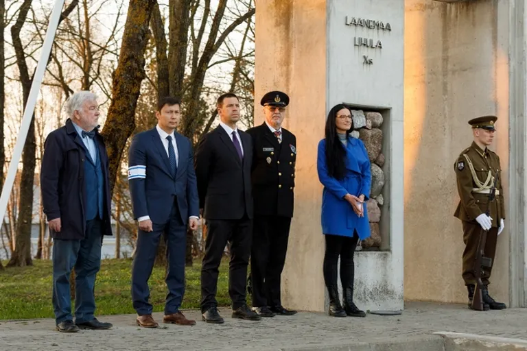 Михаил Кылварт и Юри Ратас в парке Юрьевой ночи на мероприятии в честь 680-летия восстания Юрьевой ночи.