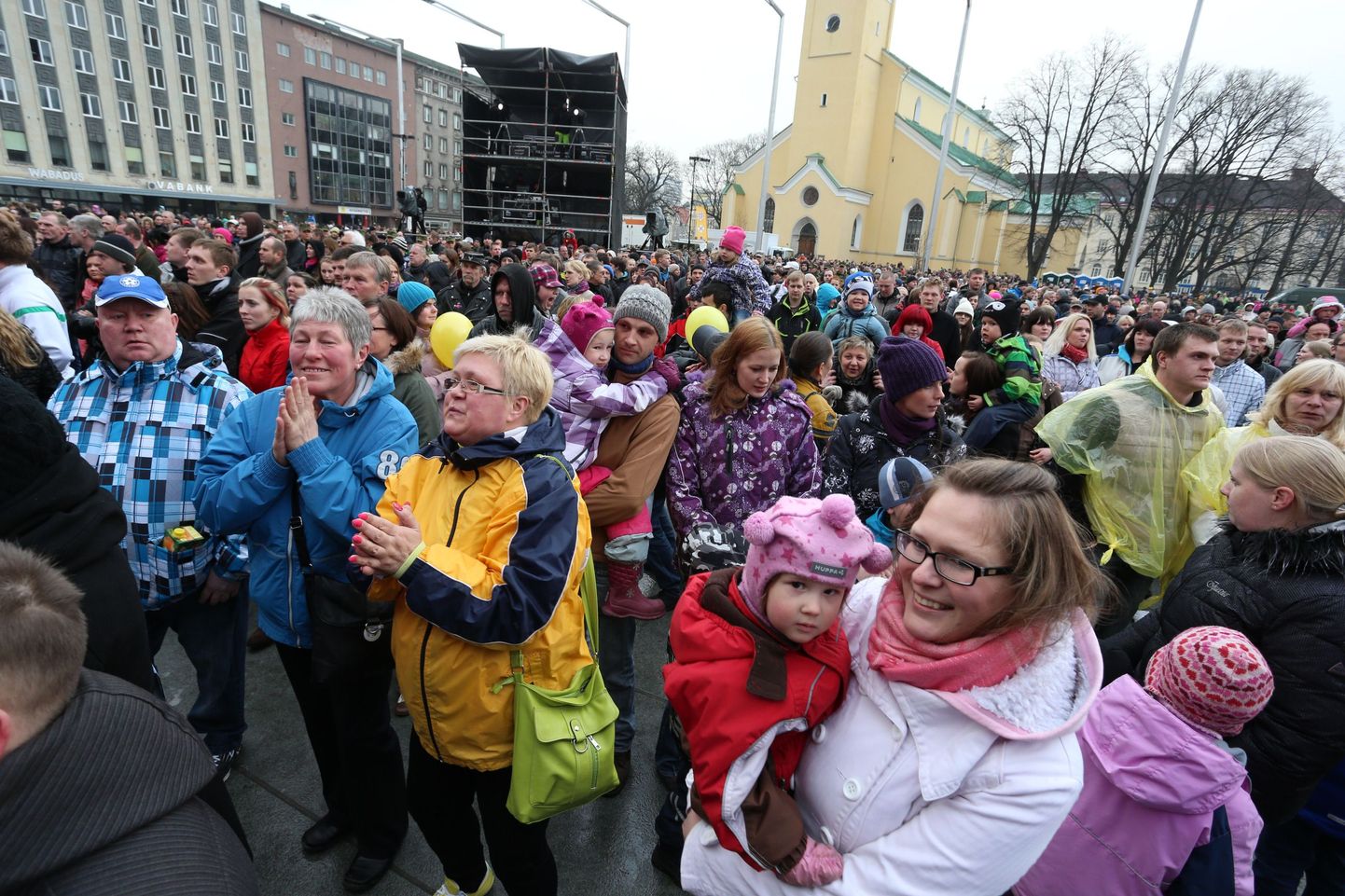 Veteranipäeva puhul korraldab kaitsevägi 23. aprillil algusega kell 18.30 Tallinna Vabaduse väljakul Veteranirocki. Tasuta kontserdil esitavad Singer Vinger, Terminaator, Ultima Thule ja Tõnis Mägi selleks päevaks tehtud kava.