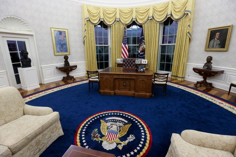 Овальный кабинет, рабочая комната президента США.