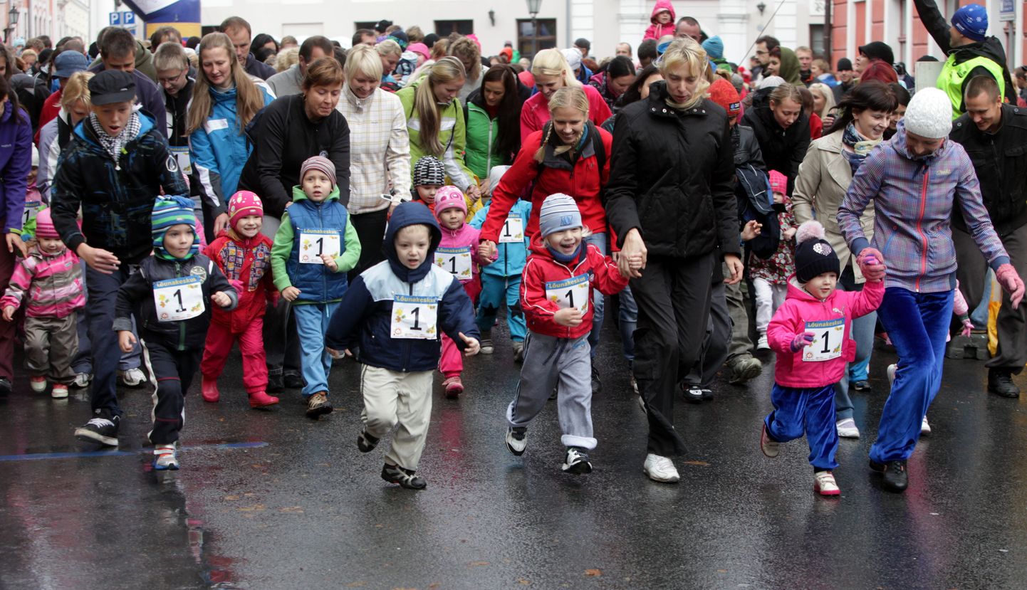 Tartu esimese linnamaratoni Tillujooks. Pildil kuni 4-aastased  lapsed.