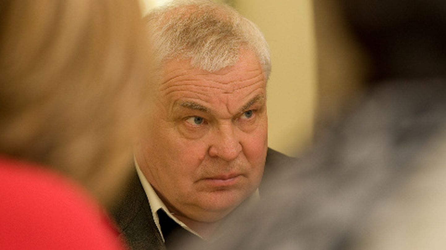 Politsei ei kinnitanud, kas üks kahest kolmapäeva õhtul hääleostmiskahtlusega kinni võetud inimesest oli praegune volikogu esimees Eldur Lainjärv.