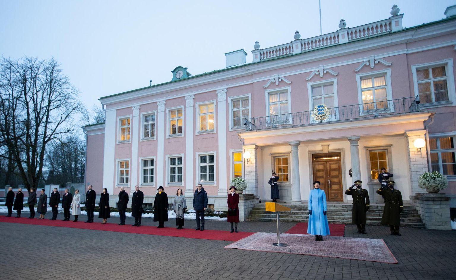 «Päikesetõusuvalitsus» – president Kaljulaid nimetas uue valitsuse ametisse teisipäeval päikesetõusu ajal kell 8.44.