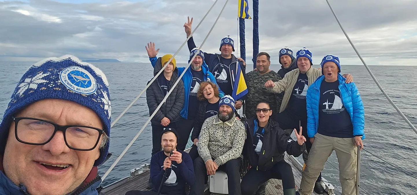 Mootorpurjeka Admiral Bellingshausen meeskond jõudis Eesti aja järgi reede varahommikul Beringi väina keskele, läbides nõnda sihiks olnud ränkade jääoludega Loodeväila läbi Põhja-Kanada saarestiku.