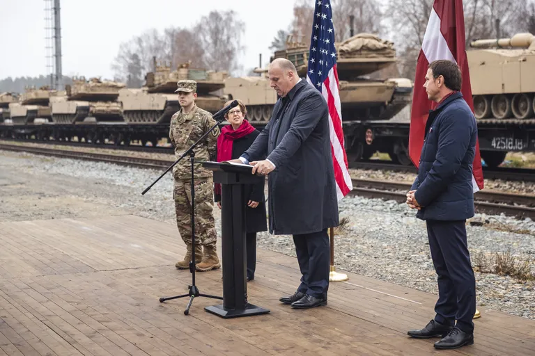 Atklāj militārajām vajadzībām attīstīto Garkalnes dzelzceļa infrastruktūru