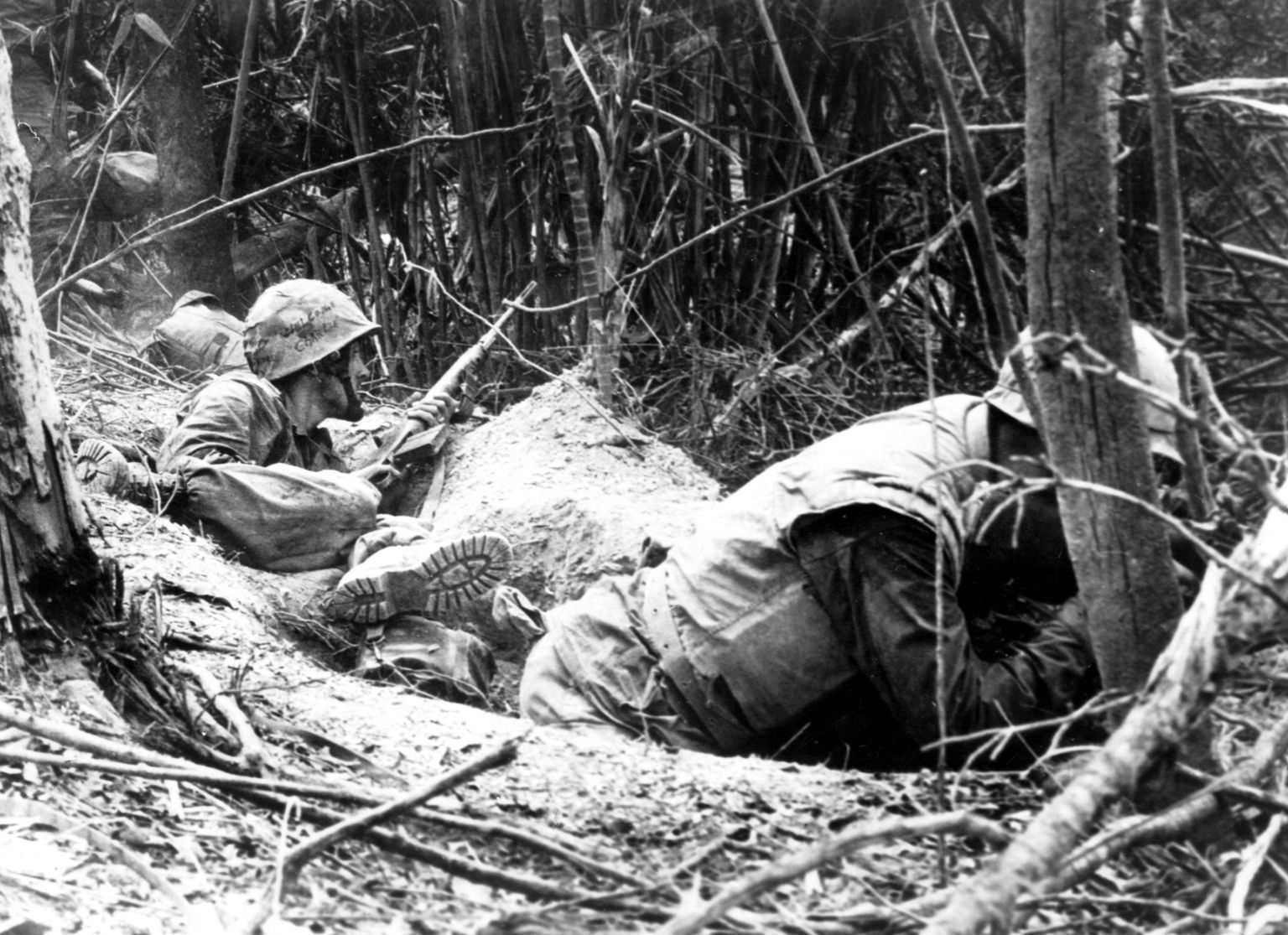 USA sõdurid Vietnamis kaevikus.