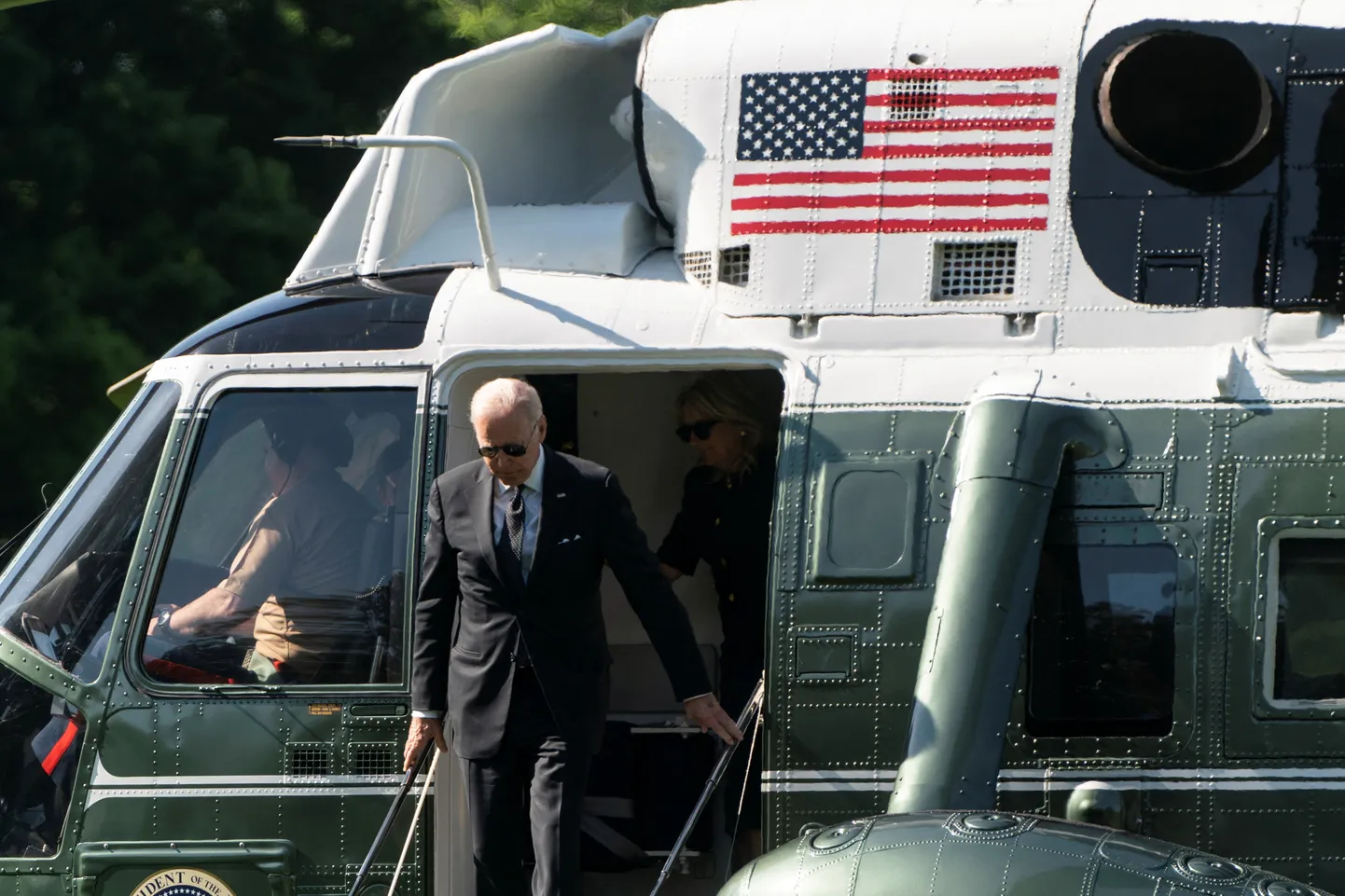 USA president Joe Biden väljumas presidendikopterist Marine One.