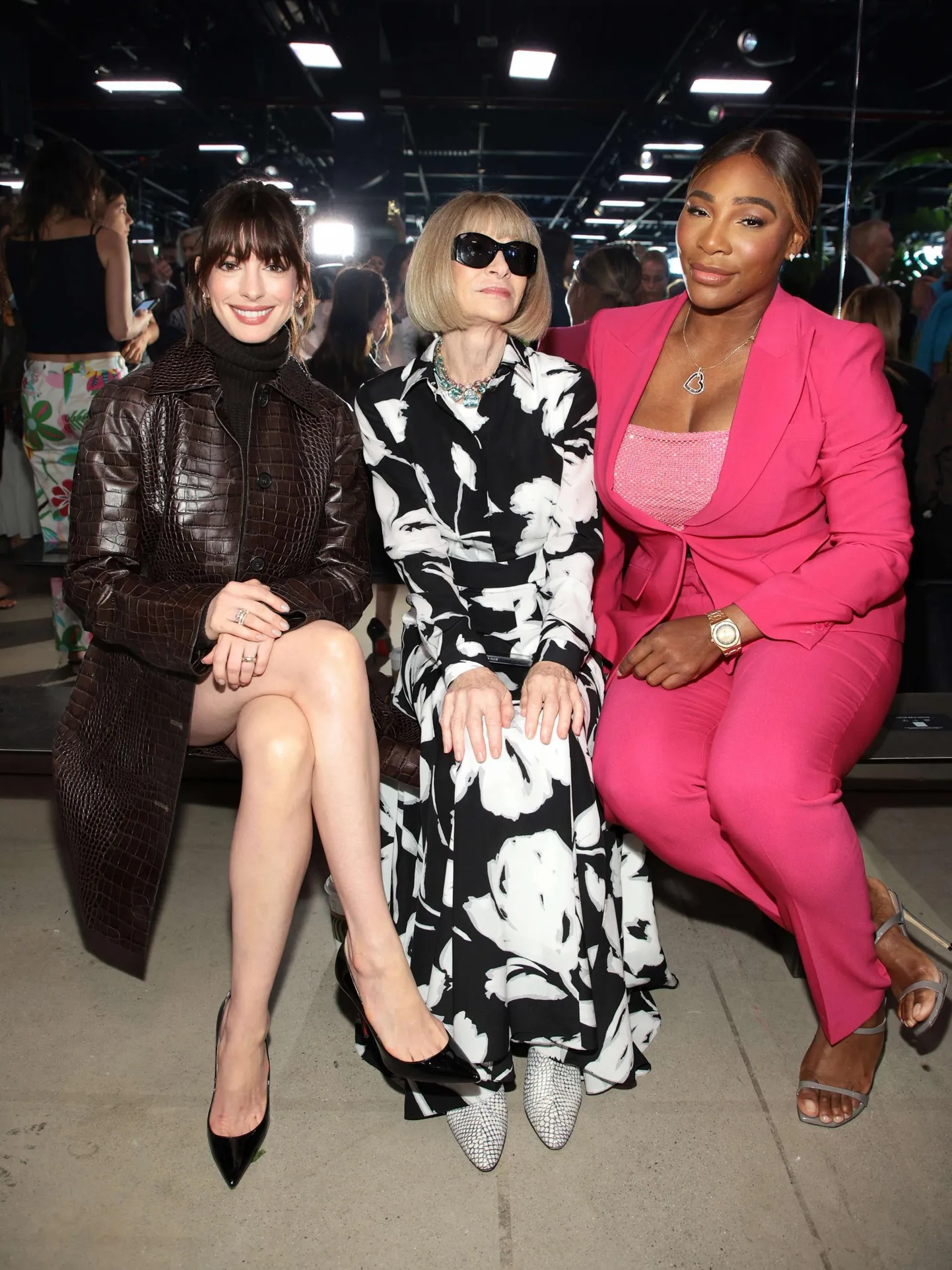 Anne Hathaway, Anna Wintour ja Serena Williams New Yorgis Michael Korsi moesõul.