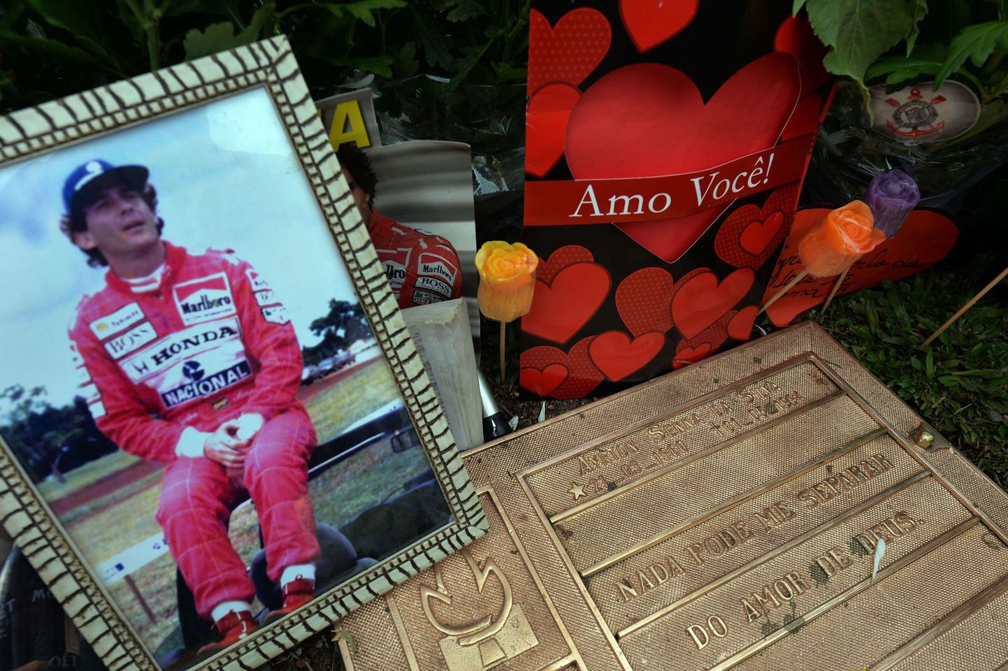 Ayrton Senna hauale viiakse siiani tihti lilli