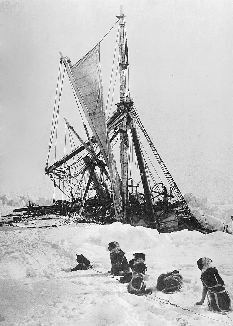 Kuģis "Endurance" grimst.