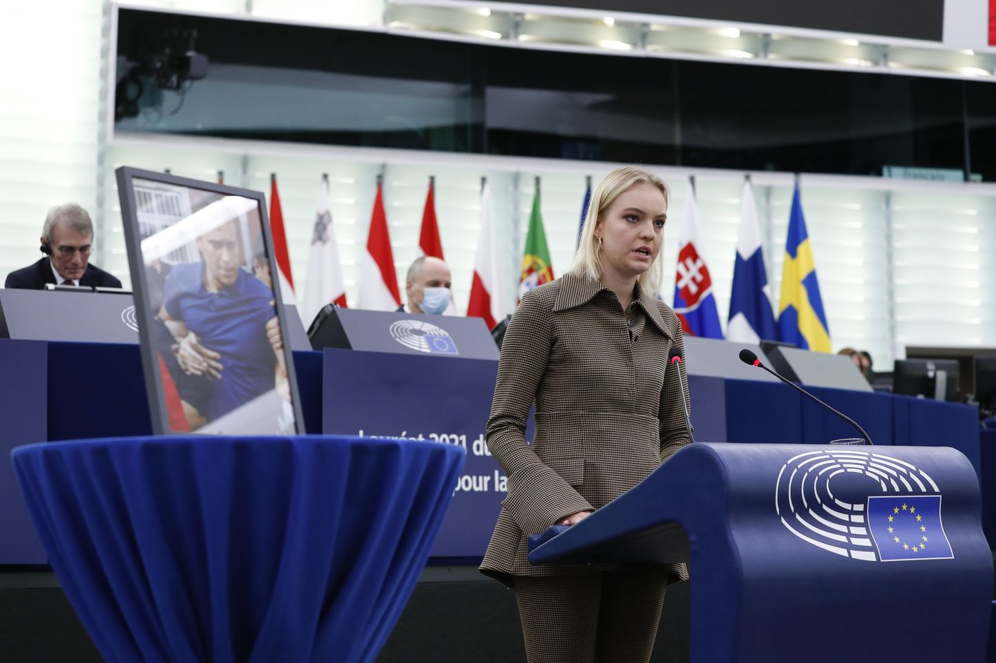 Дочь Алексея Навального Дарья выступает перед Европарламентом.