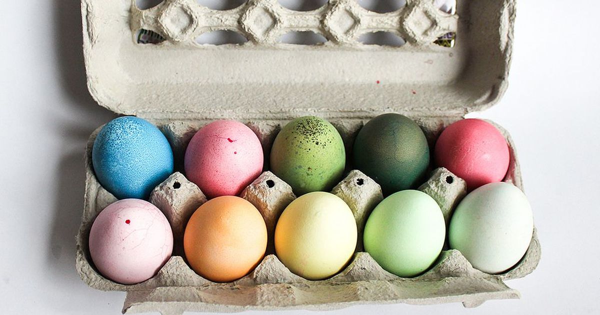 Как покрасить яйца вместе с детьми на Пасху — три оригинальных способа