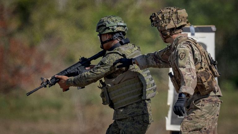 Американская и филиппинская армии ежегодно проводят совместные учения, но масштаб нынешних беспрецедентен