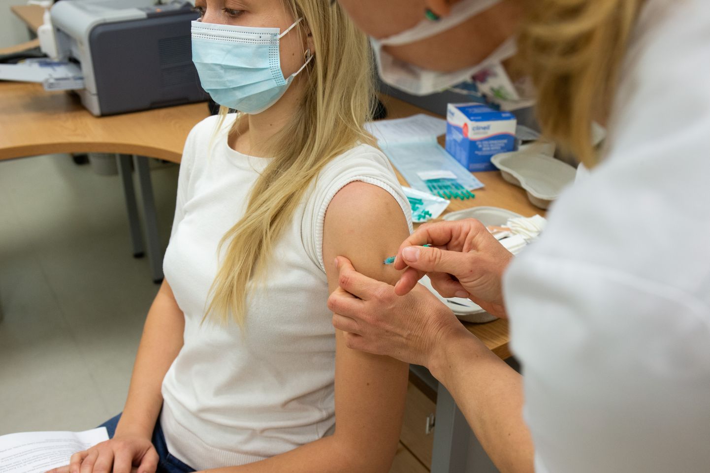TÜ Kliinikumis toimunud vaktsineerimine AstraZeneca vaktsiinidega.