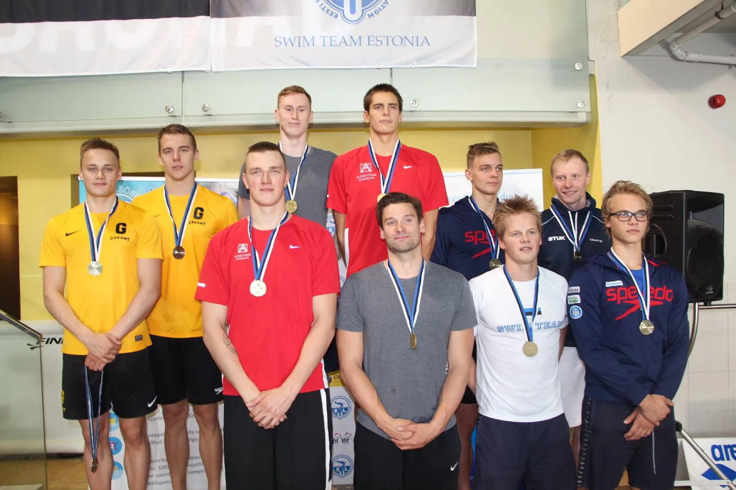Audentese Spordiklubi meeskond (Ralf Tribuntsov, Henri Reinsalu, Martti Aljand ja Pjotr Degtjarjov) poodiumi kõrgeimal astmel.