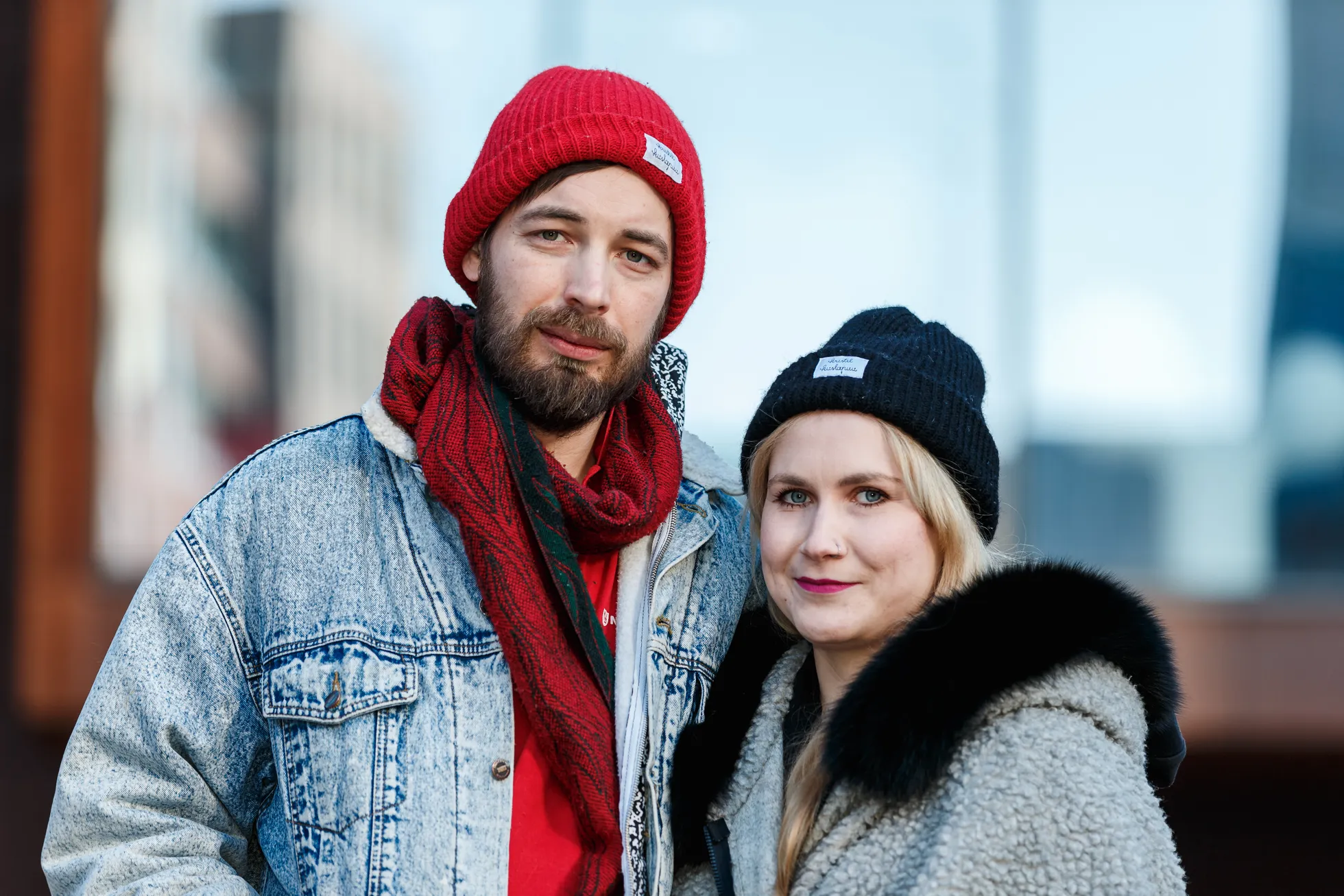 Teet Sinisaar ja Kristel Kuslapuu on liitlased nii elus kui loomignulisel rindel. «Ta on mu elukutseline muusa!» teatab Kristel. «Teine disainer,» lisab Teet naljaga pooleks.