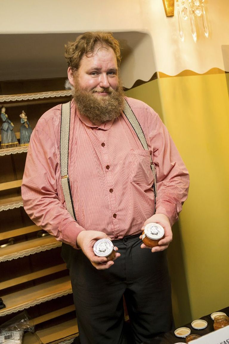 Muusik Mait Trink müüs oma kastmeloomingut. Foto: