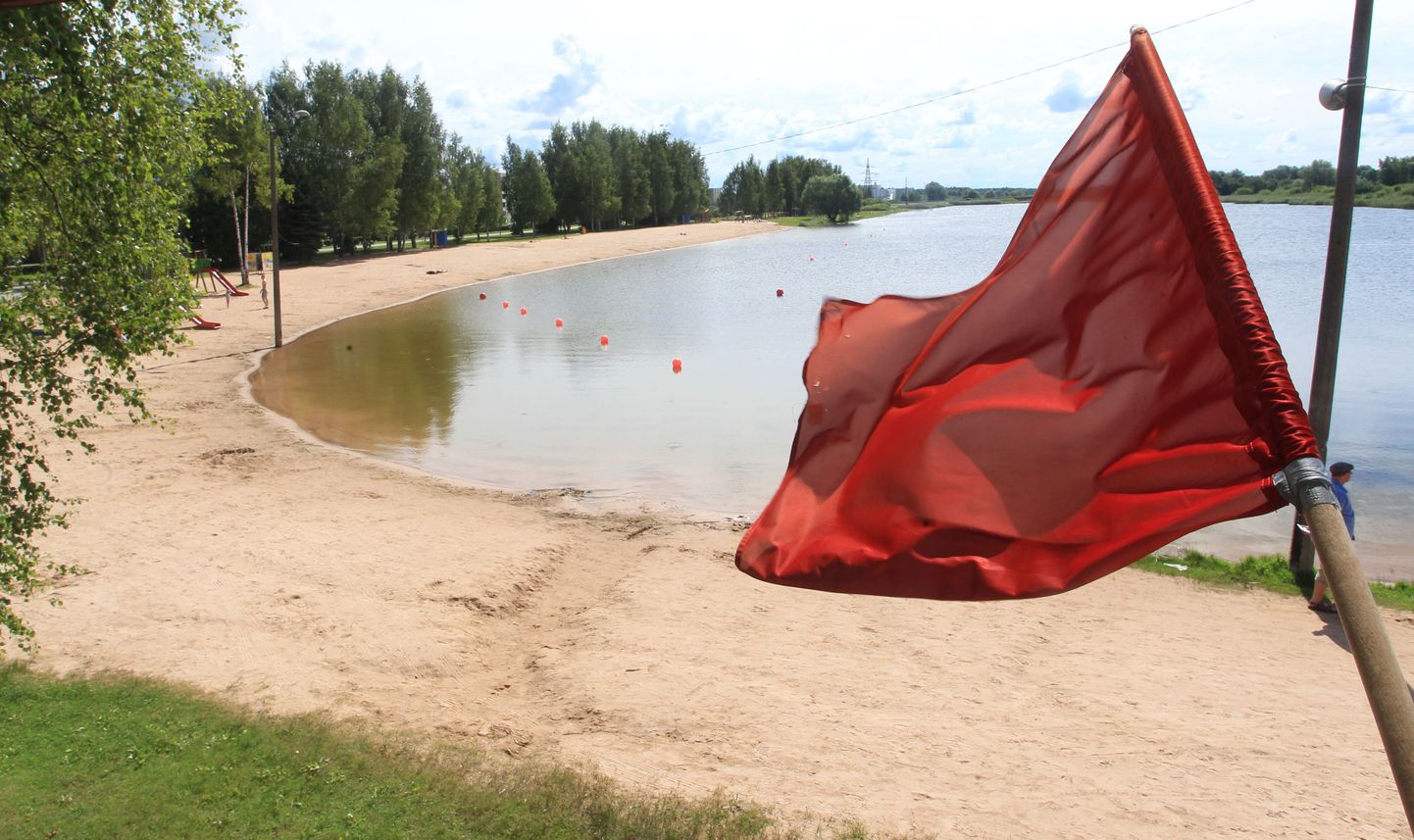Punane lipp Anne kanali ääres ei näita mitte riigikorda, vaid keelab ujumise.