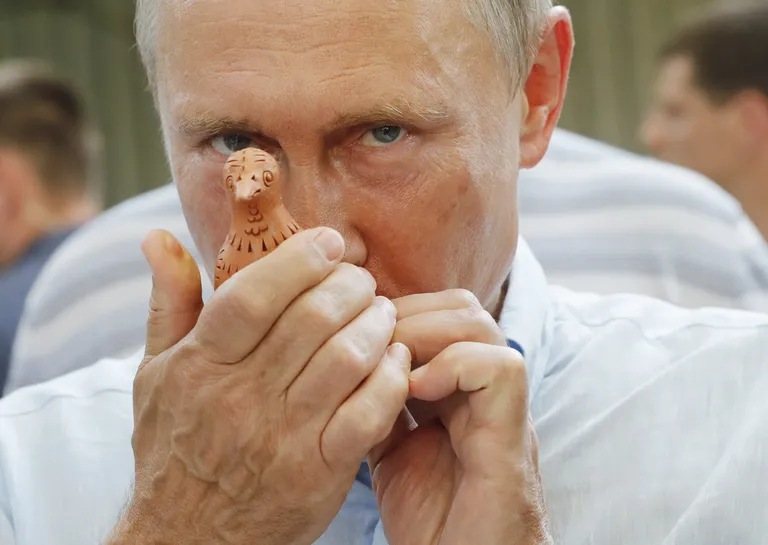 Vladimir Putin saviparti puhumas
