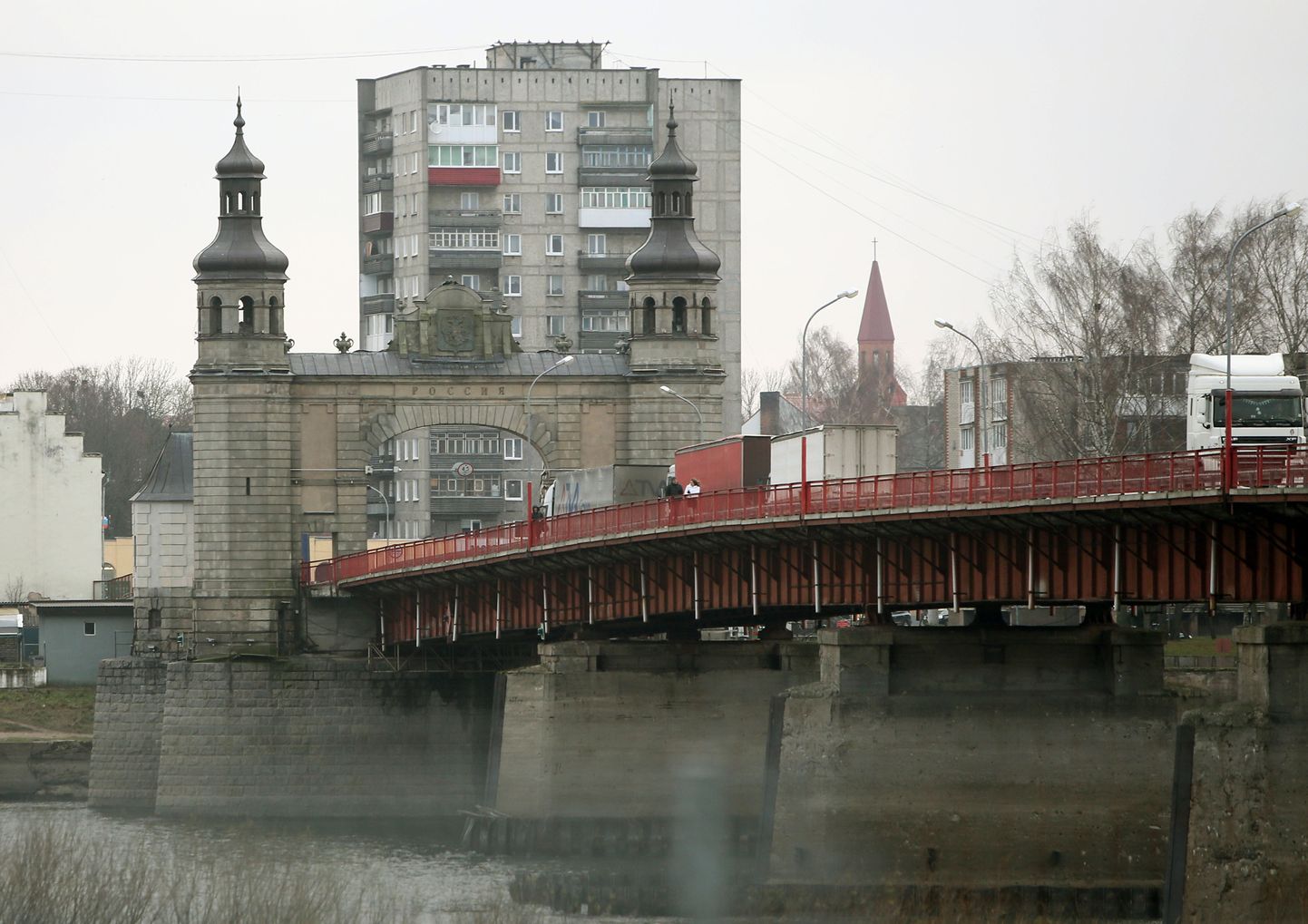 Мост Королевы Луизы через реку Неман между городами Панемуне и Советском, 2014 год.
