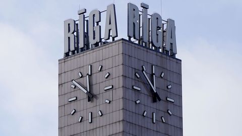 Министры сообщения стран Балтии обсудят возможность отказа от перевода часов