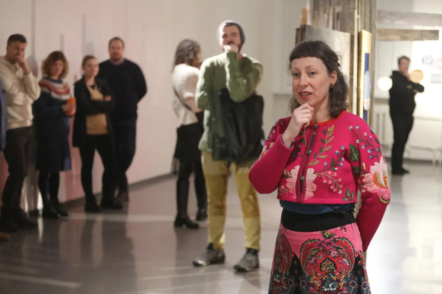 Kristi Jõeste sõnul on kõik välja pandud tööd saanud inspiratsiooni pärandkultuurist ja lisanud sinna midagi nüüdisajast. FOTO: Arved Breidaks