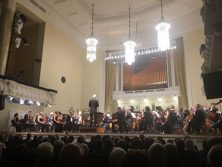 Soome Raadio Sümfooniaorkester Estonia kontserdisaalis.