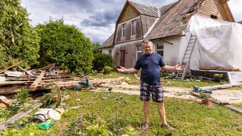 Фото и видео ⟩ Ураган за три минуты разрушил дом спасателя
