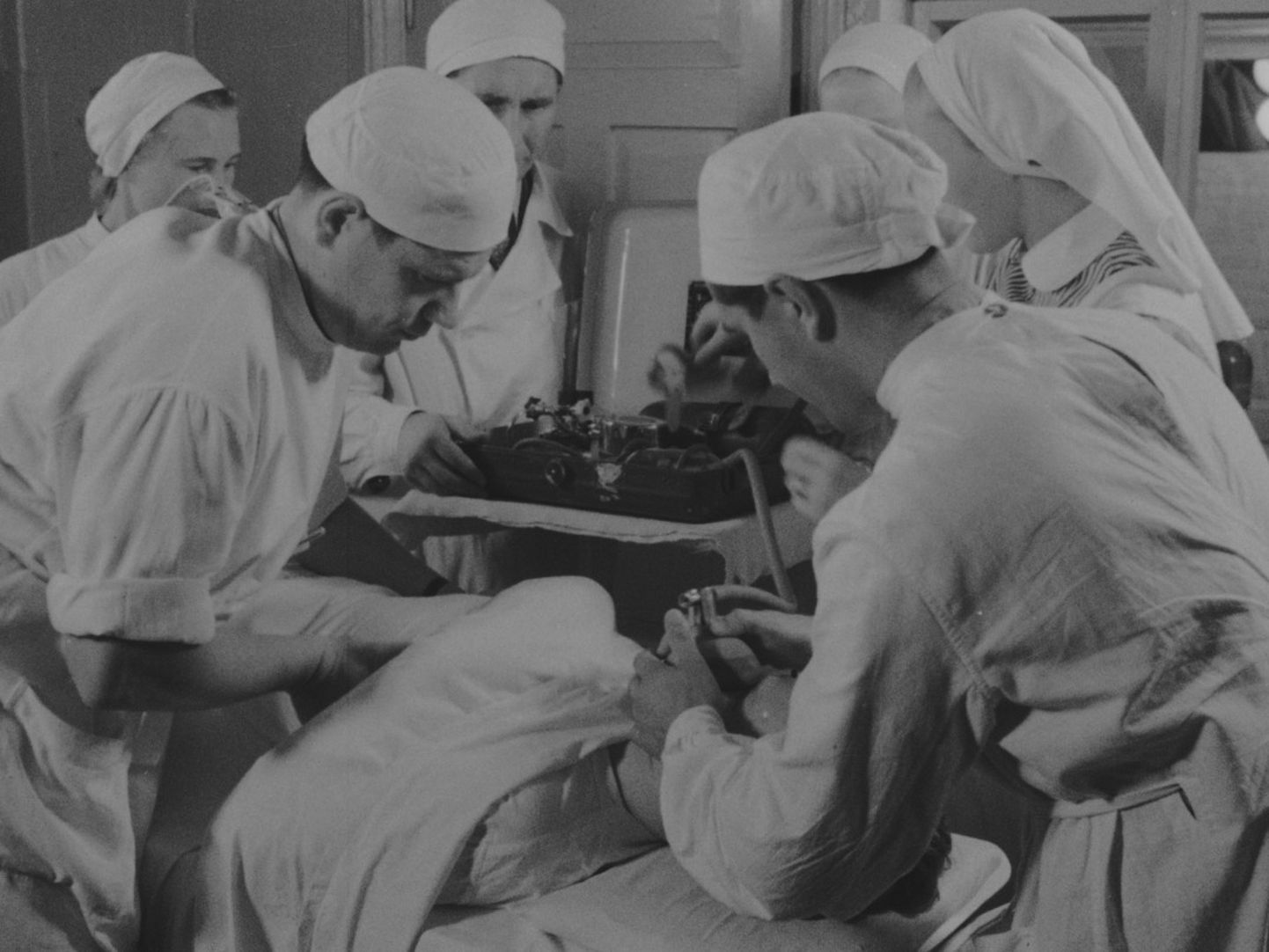 «Portatiivsed «raudkopsud» on jõudnud Põlva haiglasse.» (1960)