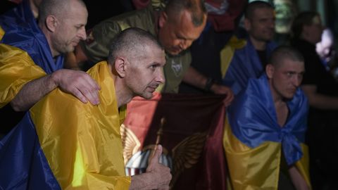 Ukrajina in Rusija o izmenjavi vojnih ujetnikov, premirje ostaja nedosegljivo