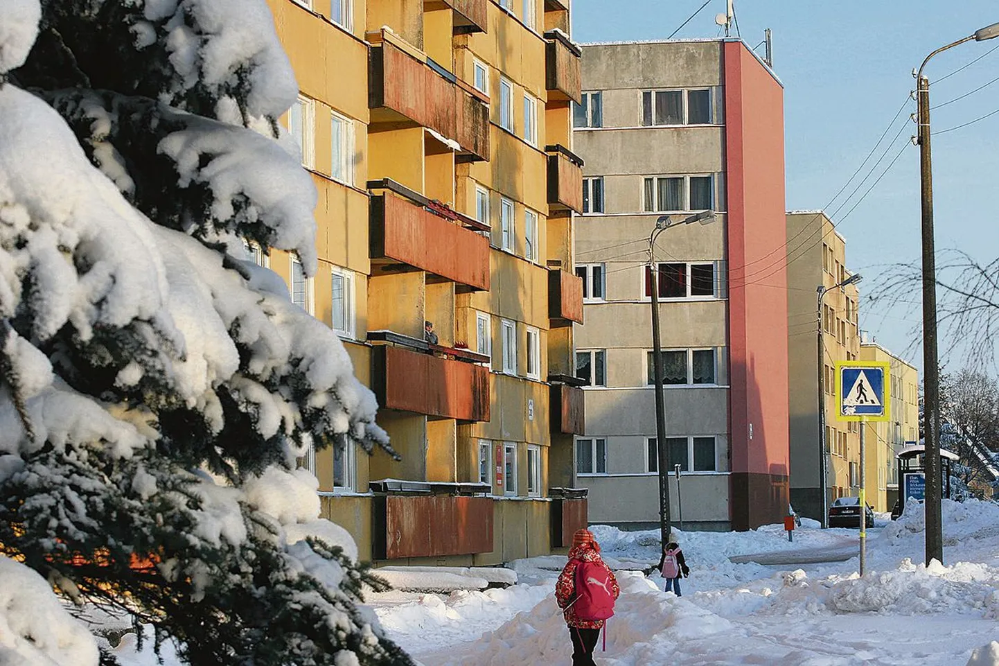 Ühes Paalalinna majas leidis kahetoaline korter kiiresti ostja pärast seda, kui omanik hinna 350 000 krooni pealt 240 000 kroonile langetas. Praegusest madalamale ei tohiks hinnad maaklerite arvates enam kukkuda.