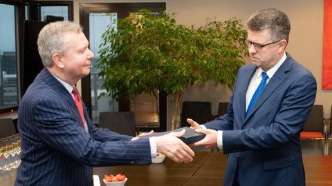 Moskvast lahkunud suursaadik sai välisministrilt teeneteristi