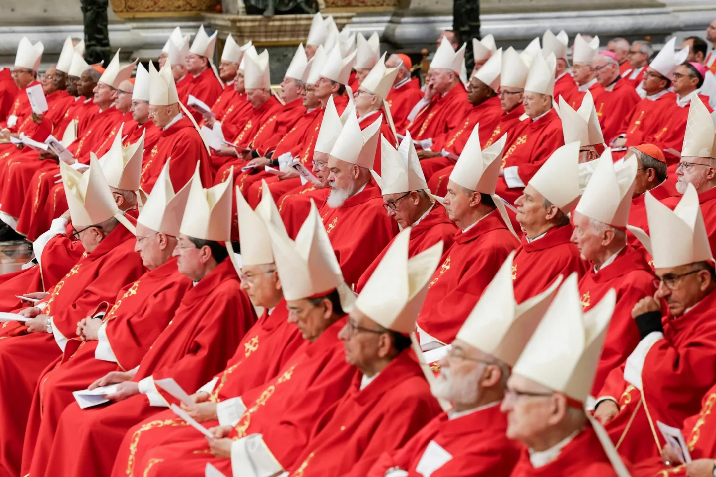 Kardinalid paavst Franciscuse mälestuseks korraldatud missal Vatikanis, 28. aprillil 2025. a.