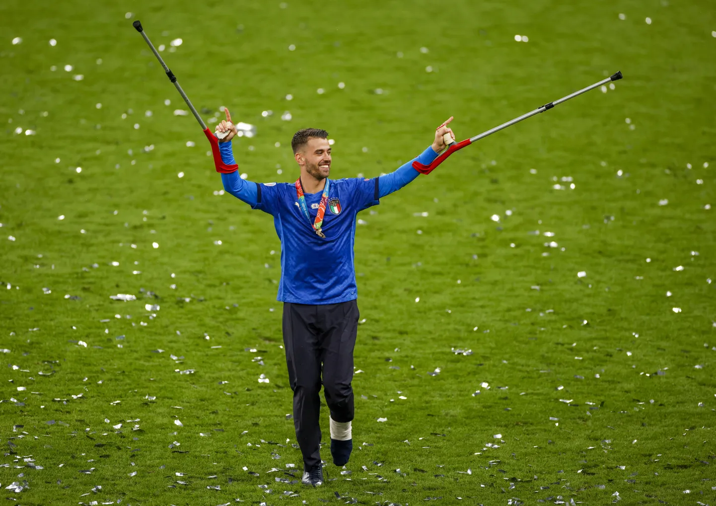 Leonardo Spinazzola tähistamas MM-tiitli võitu.