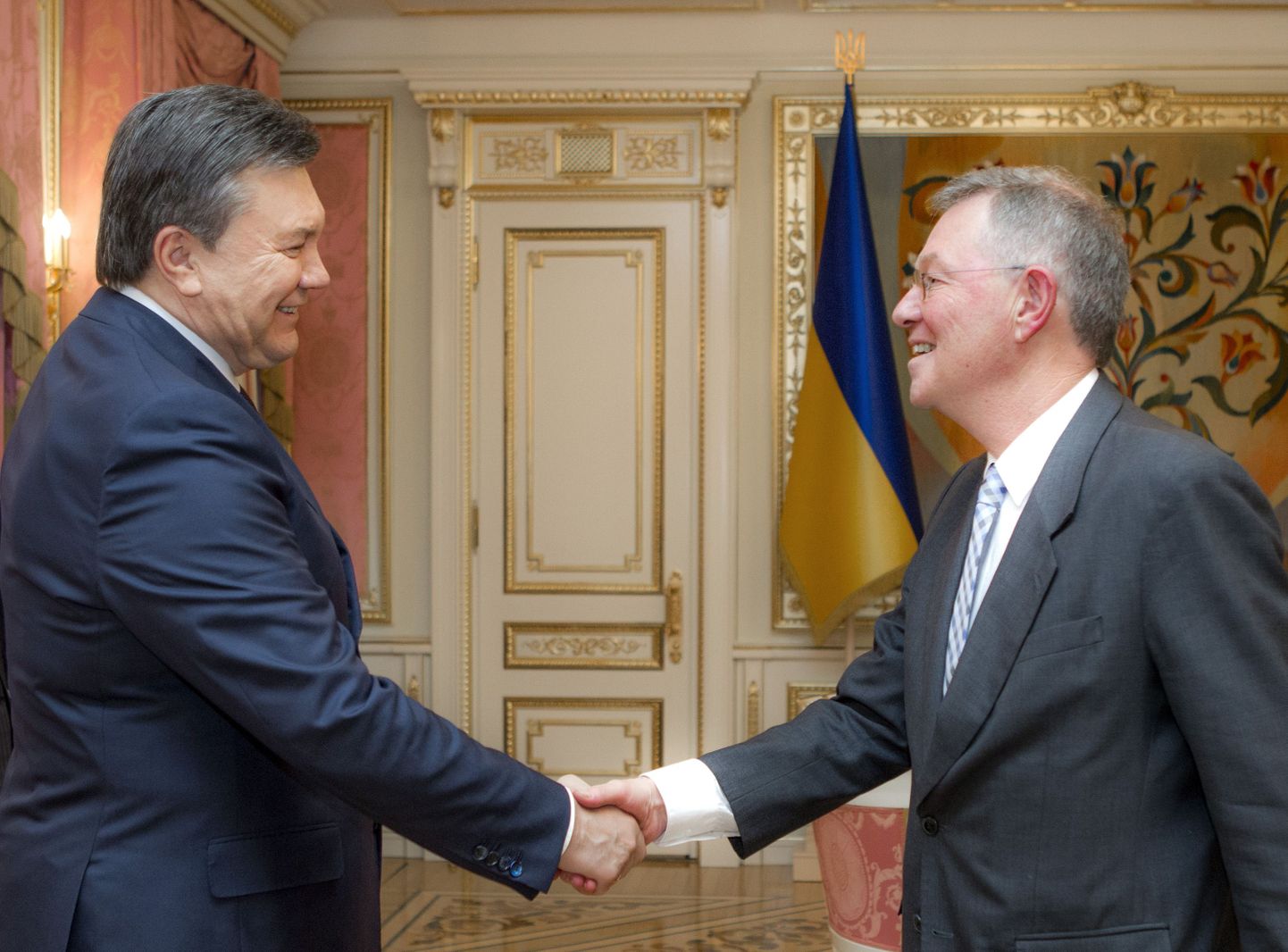 Ukraina president Viktor Janukovõtš (vasakul) kohtus 29. jaanuaril Kiievis ÜRO Ukraina eriesindaja Robert Serryga.