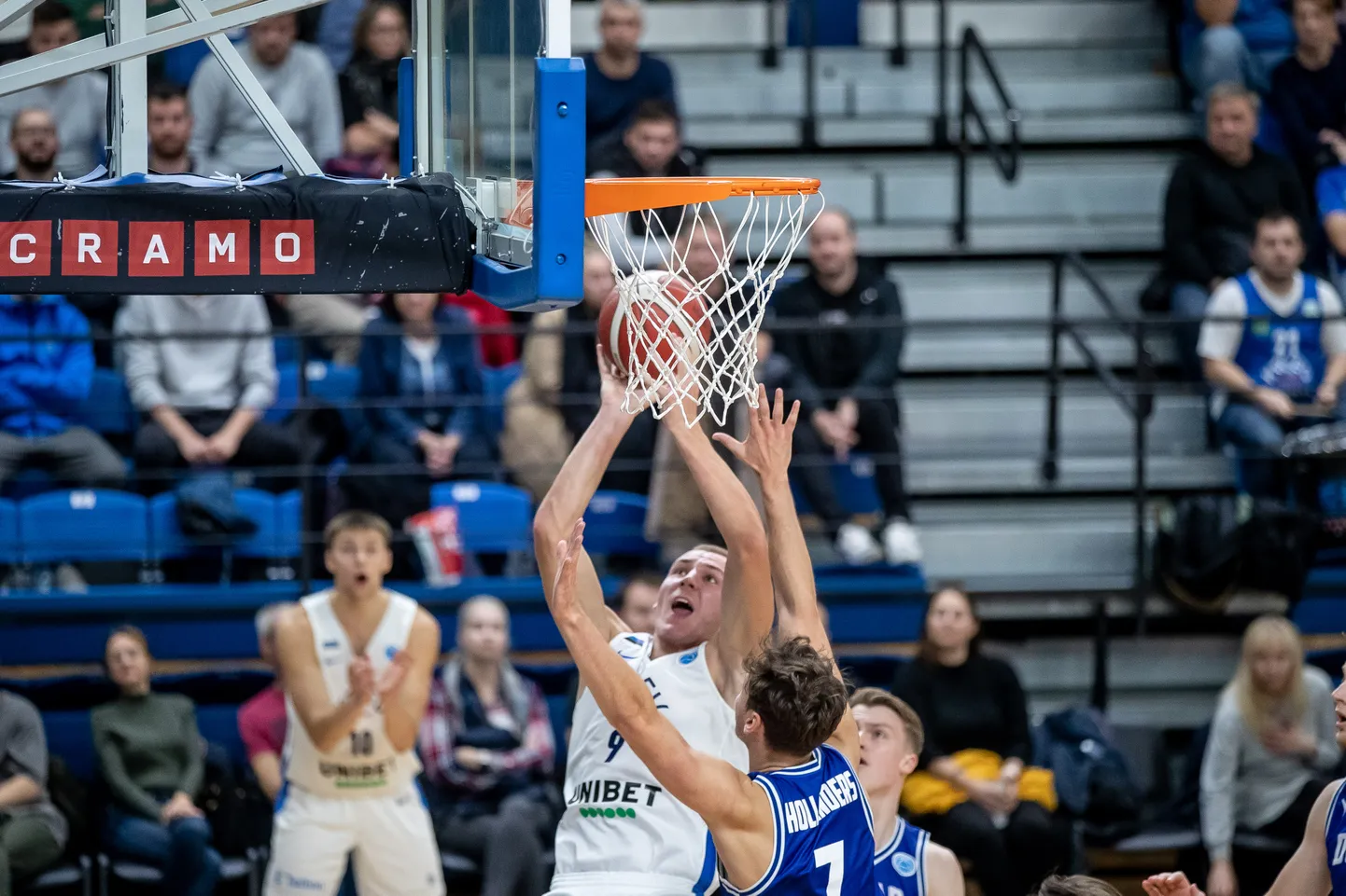 Kalev/Cramo mehed (valges) võtsid jõuga lõpuks oma.