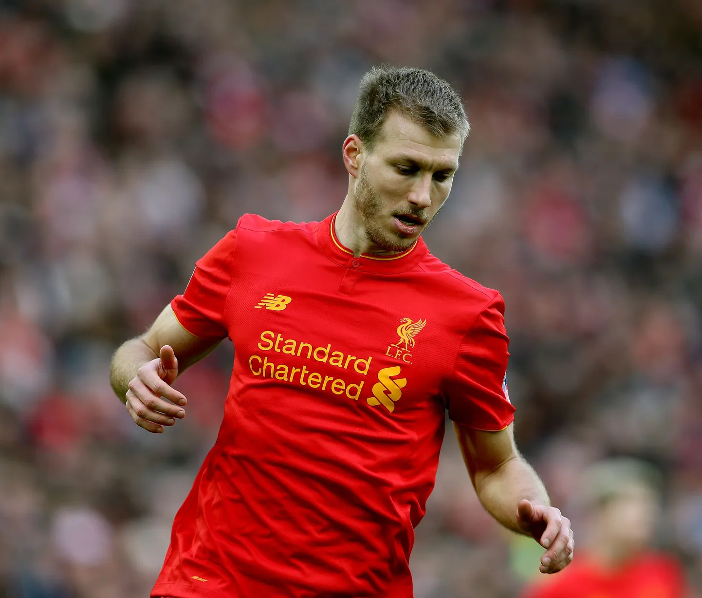 Ragnar Klavan Liverpooli särgis.