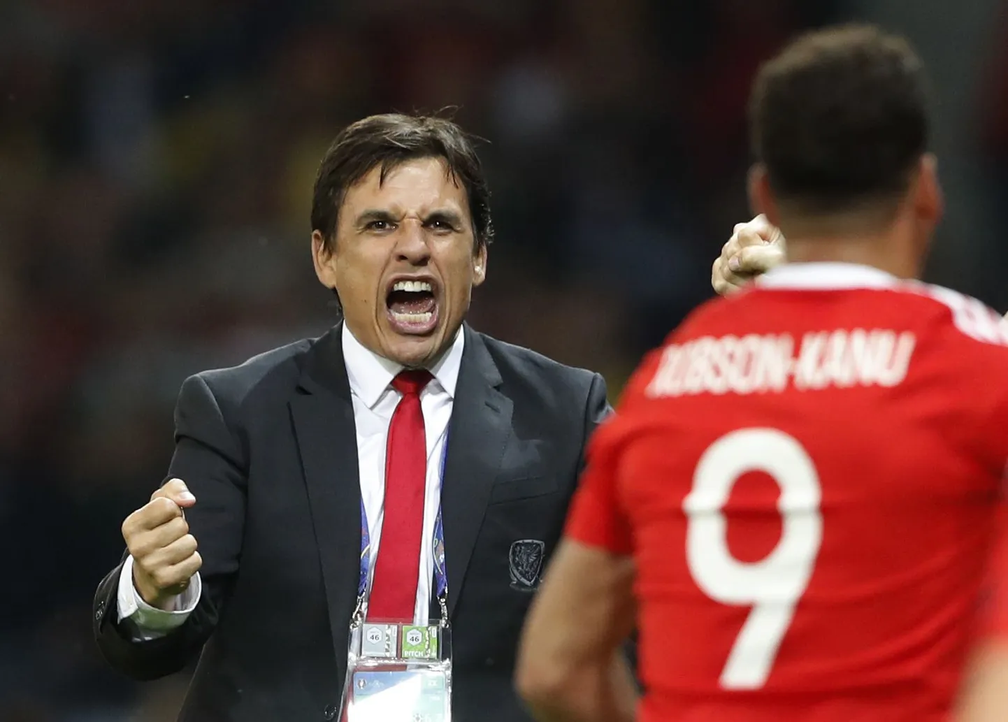 Chris Coleman (vasakul) tähistamas Belgiale löödud väravat.