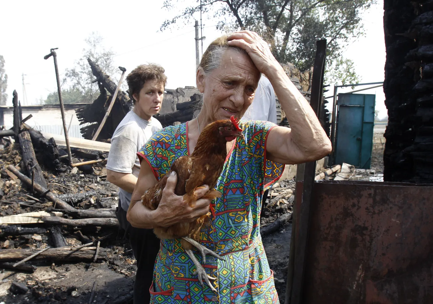 В результате лесных пожаров в России многие люди остались без крова.