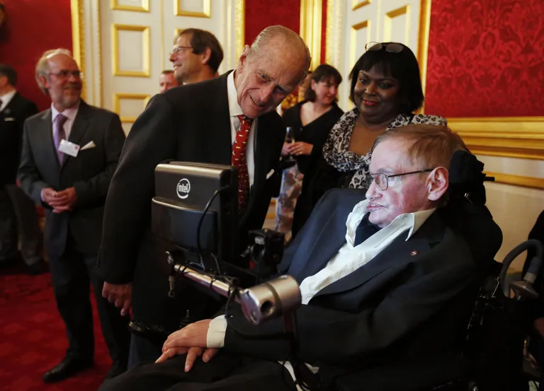 Prints Philip kohtumas briti teadlase Stephen Hawkinguga. Foto: AFP/Scanpix